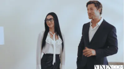 Em thư kí ngọt nước đi giao tranh cho khách vip của sếp